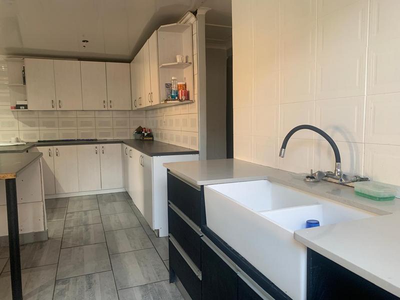 4 Bedroom Property for Sale in Eastridge Western Cape